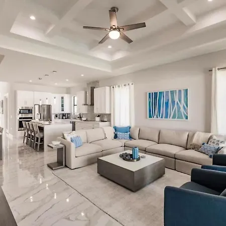 Exquisite Vanderbilt Beach Luxury Getaway